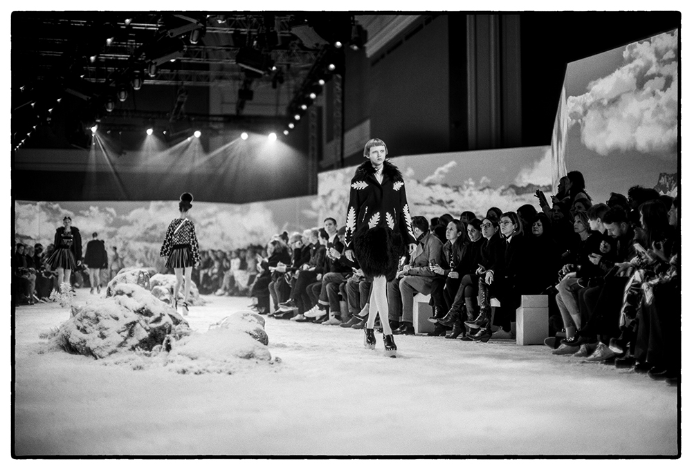 MONCLER GAMME ROUGE FW16 PFW