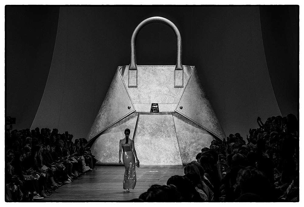 AKRIS SS20 PFW
