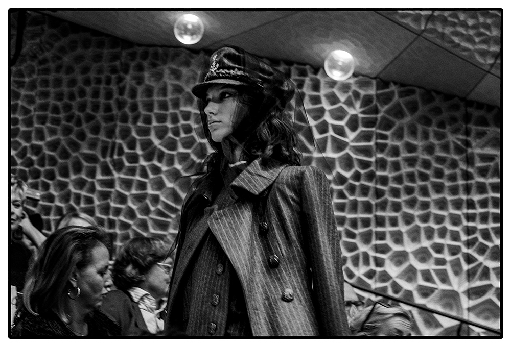 CHANEL METIERS DART SHOW