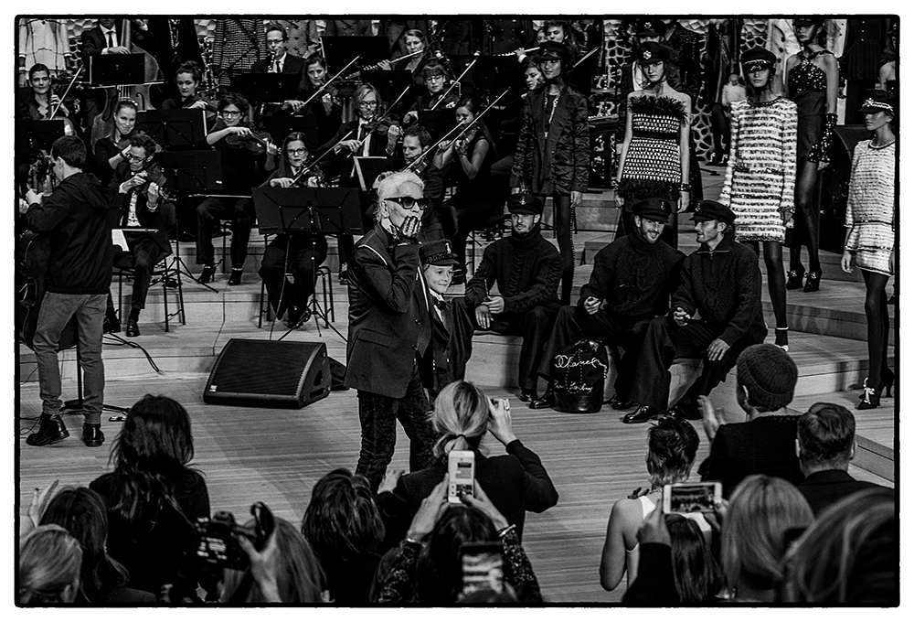 CHANEL METIERS DART SHOW