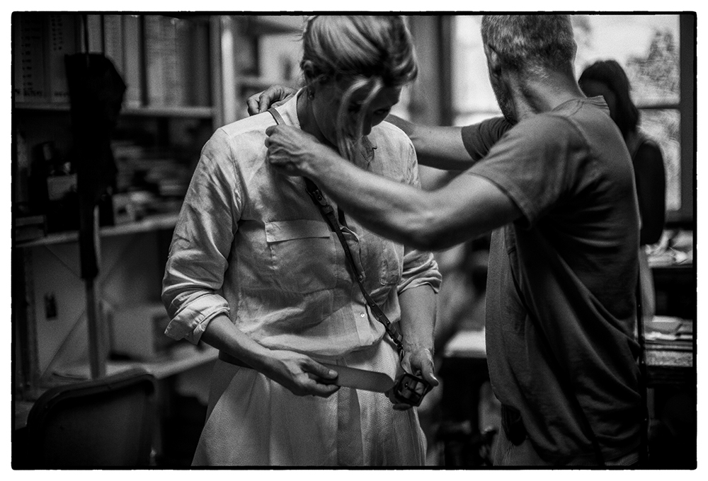JASON ROSS OF ARTEMAS QUIBBLE A LEATHER ARTISTARTISAN