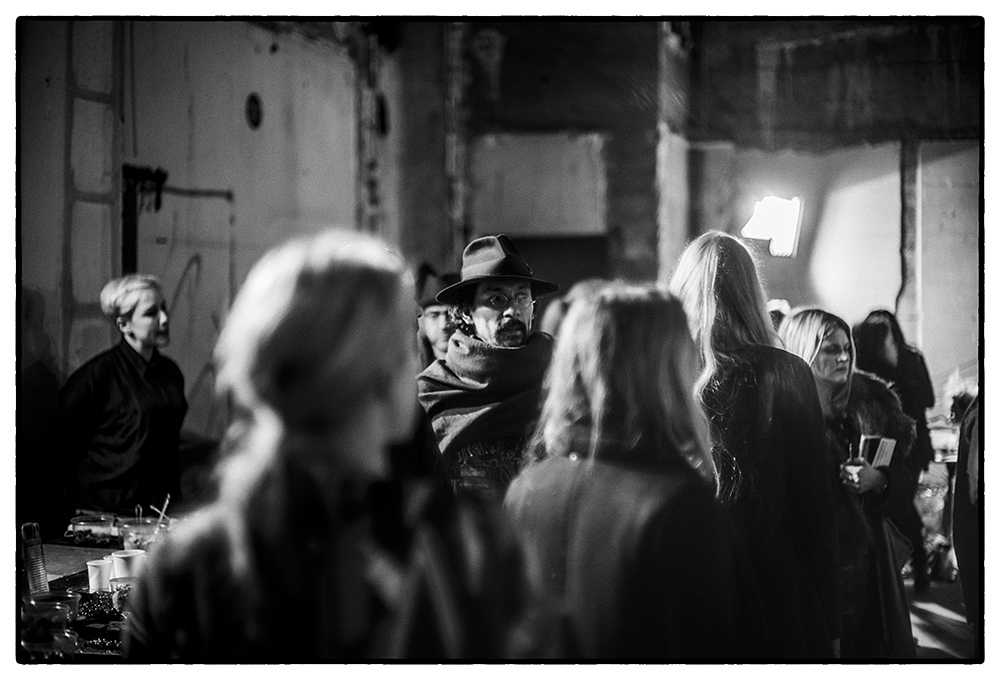 PARIS FASHION WEEK BACKSTAGE AT HAIDER ACKERMANN