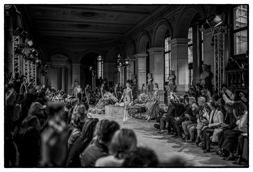 IRIS VAN HERPEN SS16 PFW