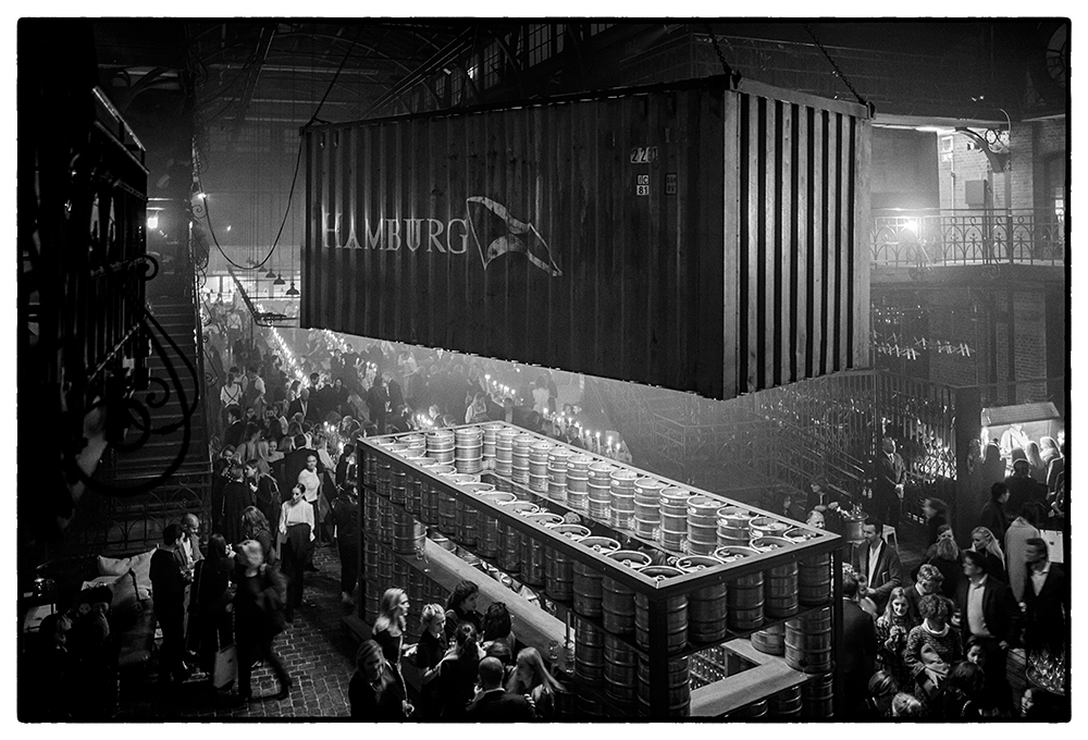 CHANEL METIERS DART SHOW AFTERPARTY