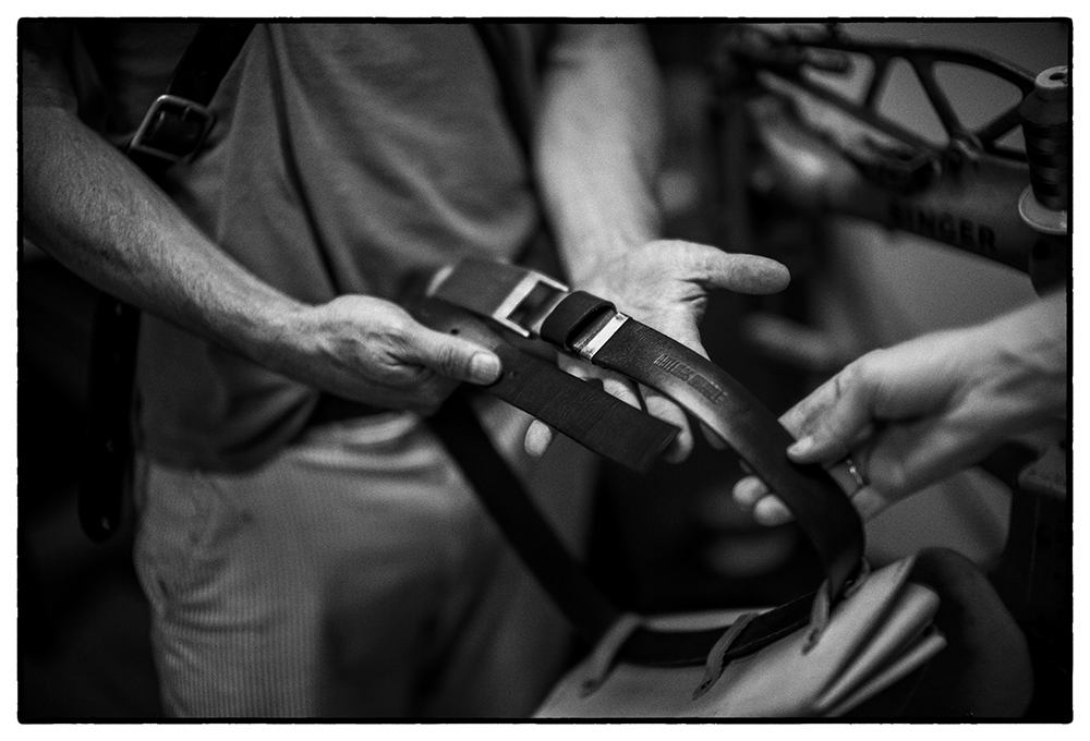 JASON ROSS OF ARTEMAS QUIBBLE A LEATHER ARTISTARTISAN