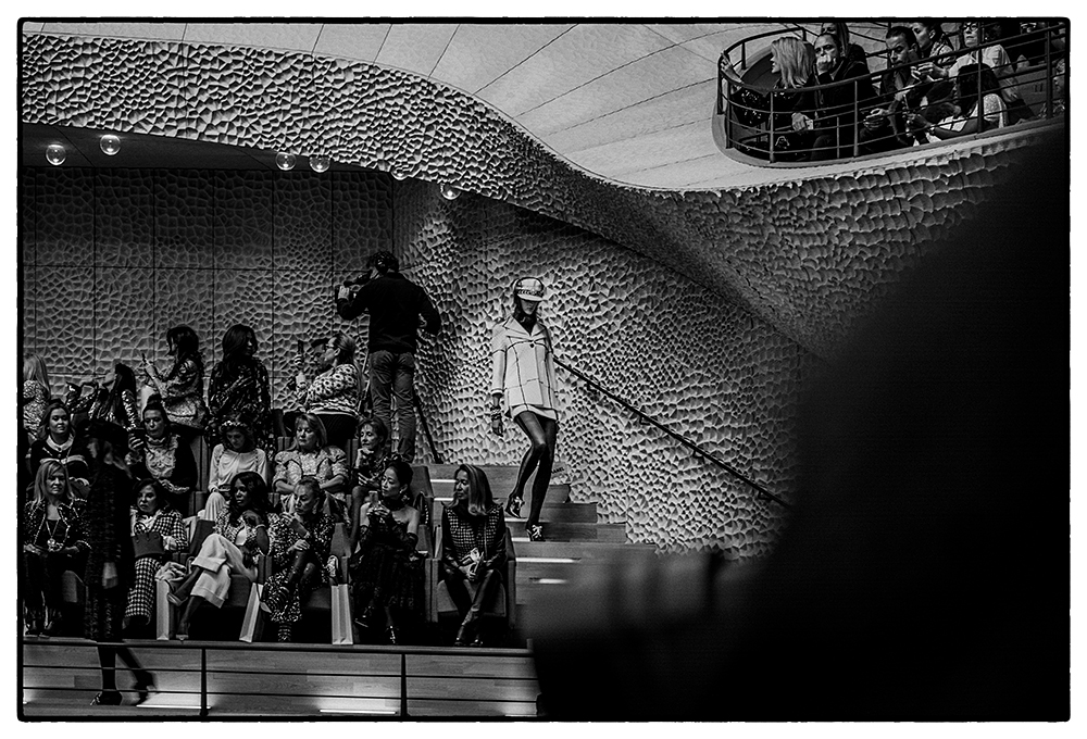 CHANEL METIERS DART SHOW