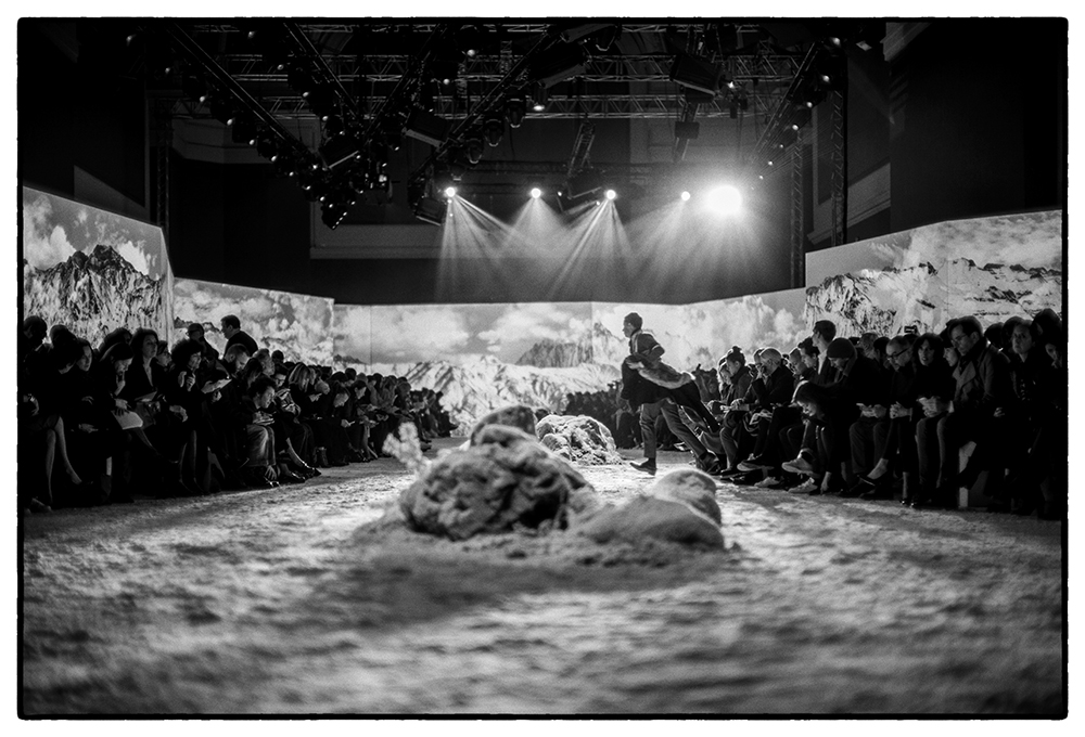 MONCLER GAMME ROUGE FW16 PFW