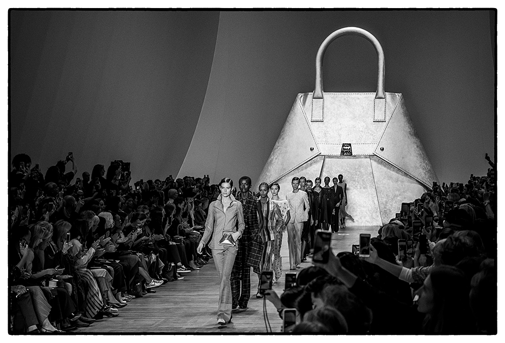 AKRIS SS20 PFW