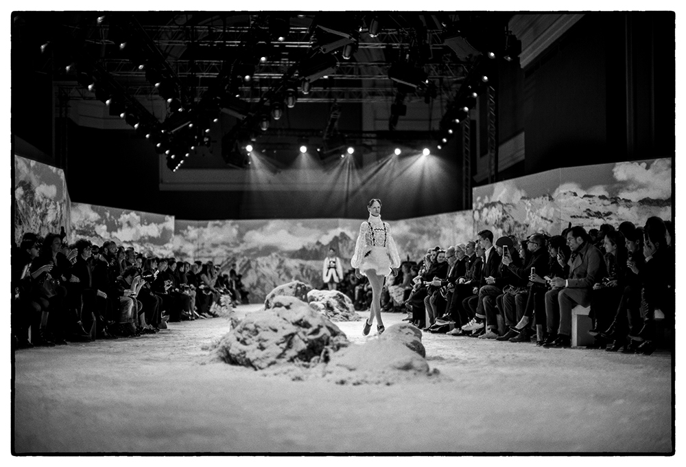 MONCLER GAMME ROUGE FW16 PFW