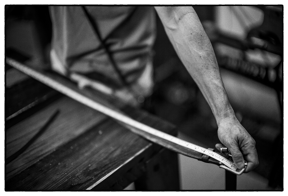 JASON ROSS OF ARTEMAS QUIBBLE A LEATHER ARTISTARTISAN