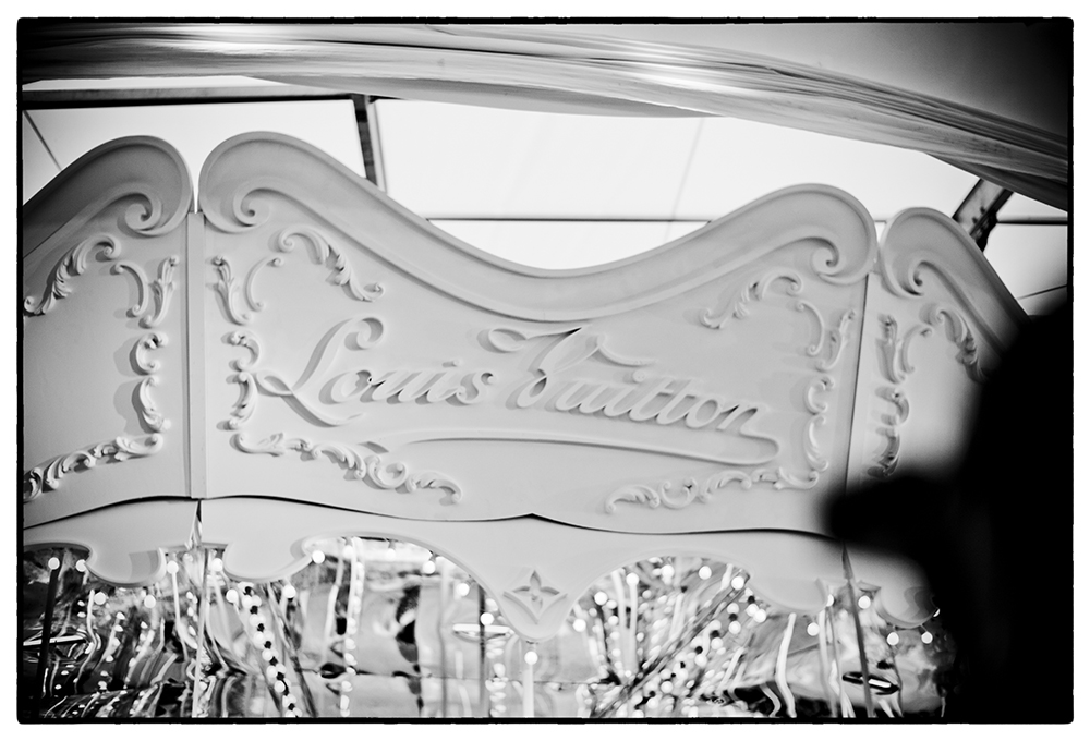 LOUIS VUITTON SS12 PFW
