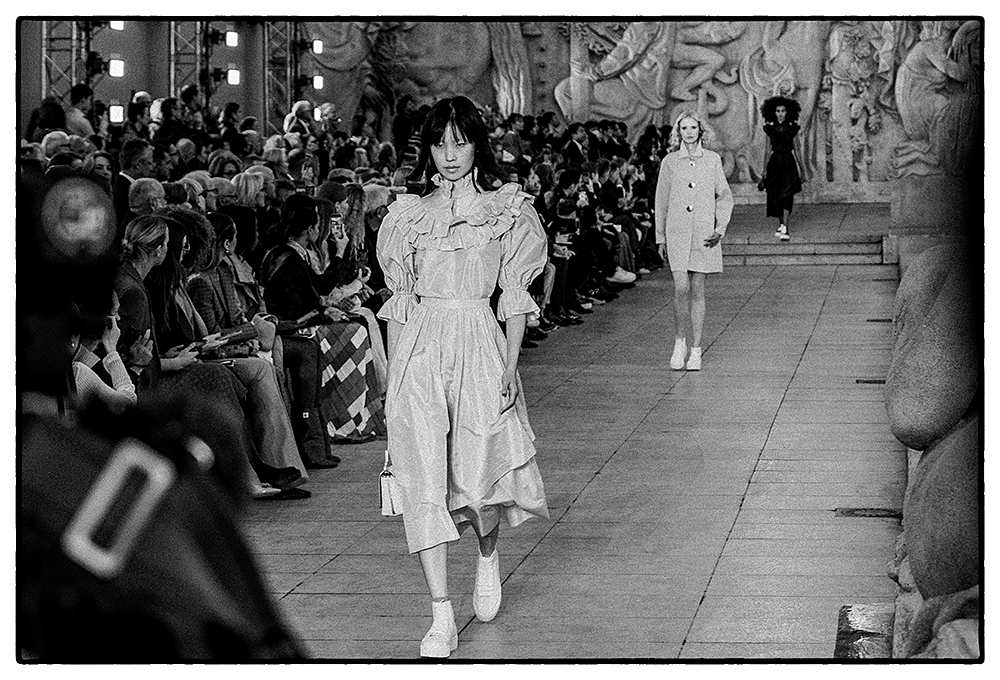 AKRIS // SS23 PFW