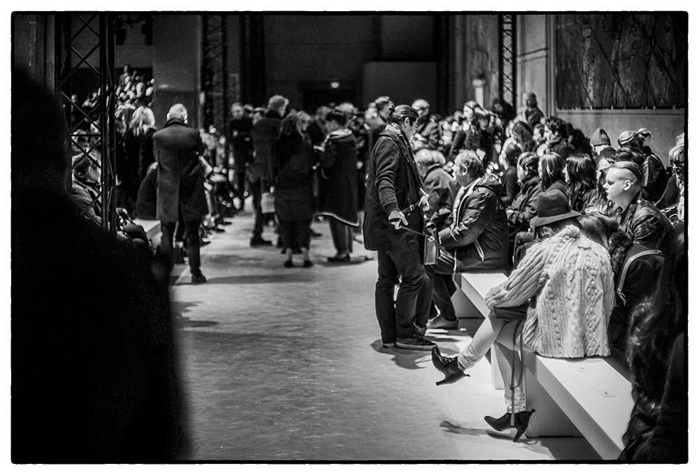 PARIS FASHION WEEK BACKSTAGE AT HAIDER ACKERMANN