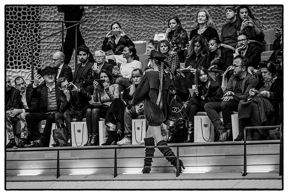 CHANEL METIERS DART SHOW
