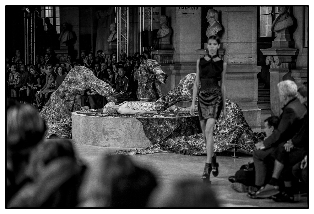 IRIS VAN HERPEN SS16 PFW