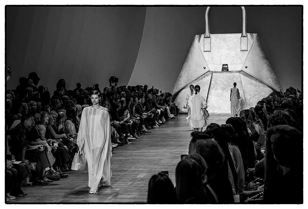 AKRIS SS20 PFW