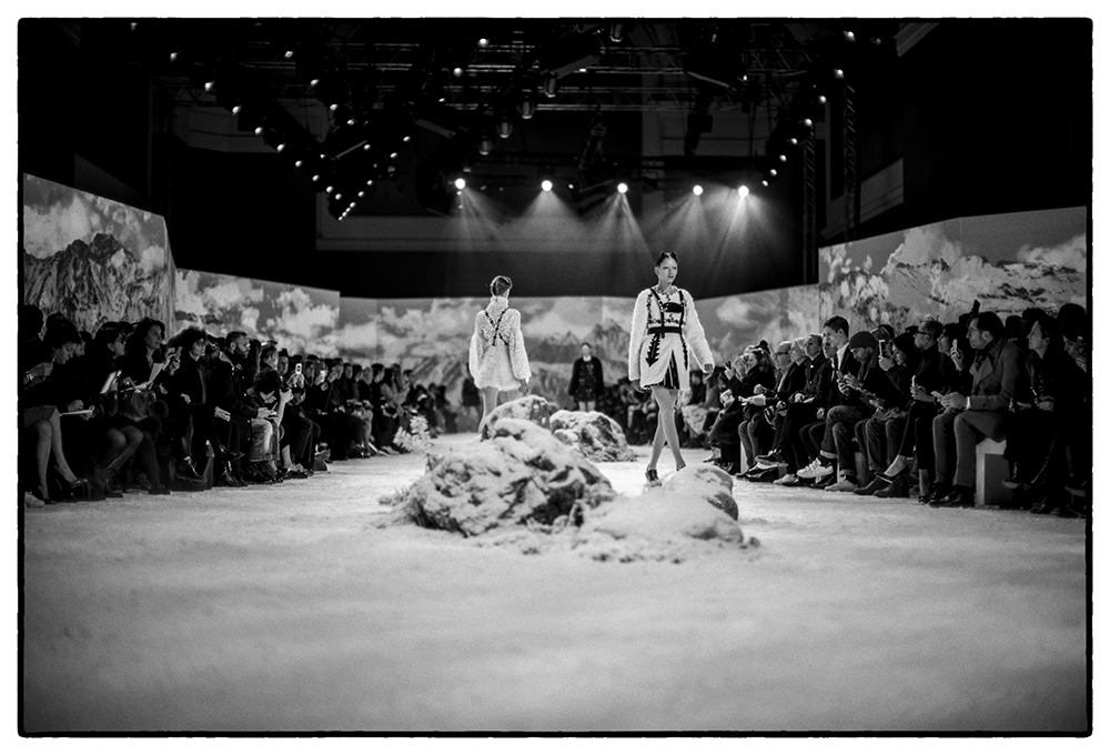 MONCLER GAMME ROUGE FW16 PFW