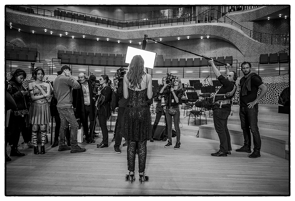 CHANEL METIERS DART SHOW