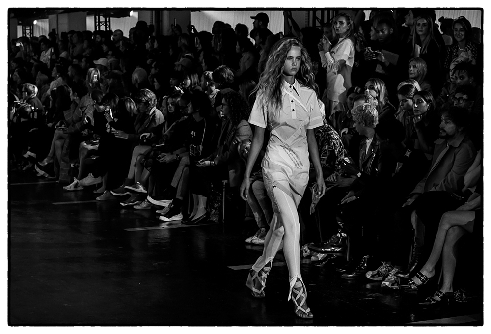 OFF WHITE SS20 PFW