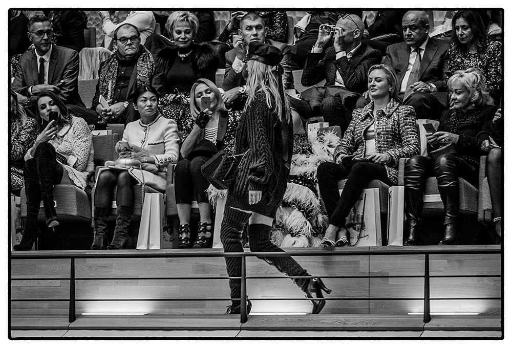 CHANEL METIERS DART SHOW