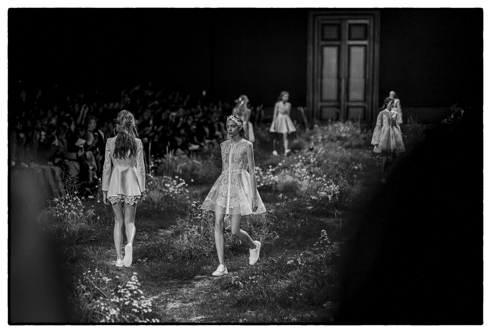MONCLER GAMME ROUGE SS16 PFW