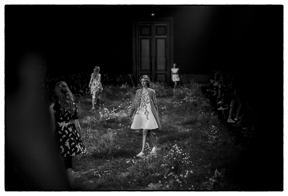 MONCLER GAMME ROUGE SS16 PFW