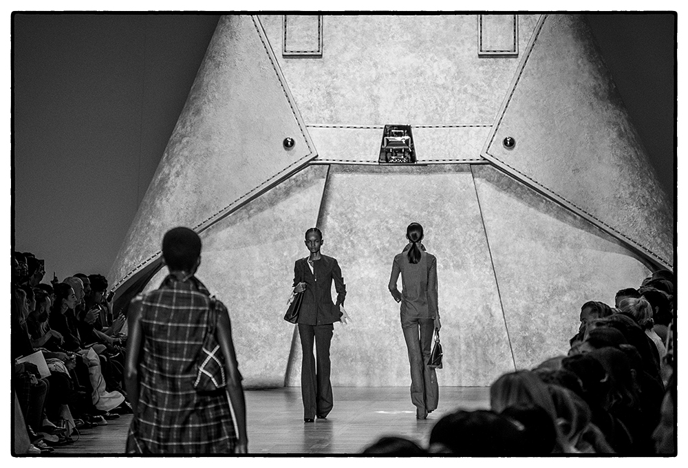 AKRIS SS20 PFW